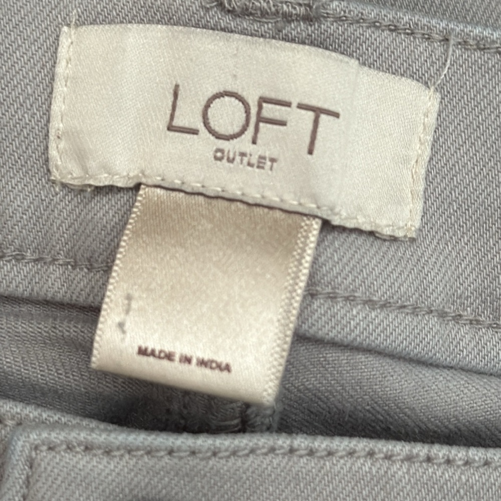 Barely worn Loft outlet light grey size 16 jeans - Picture 2 of 6